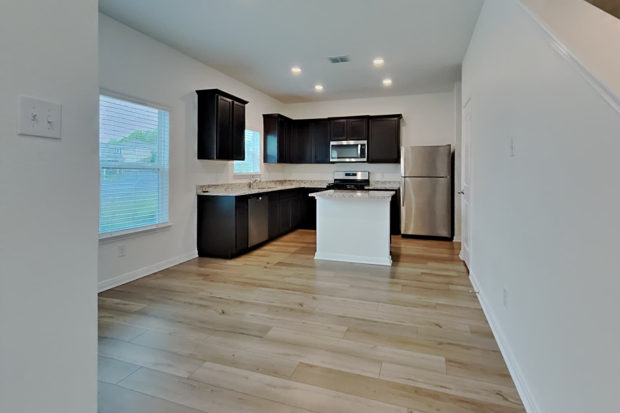 Building Photo - 10860 Quinn Ct