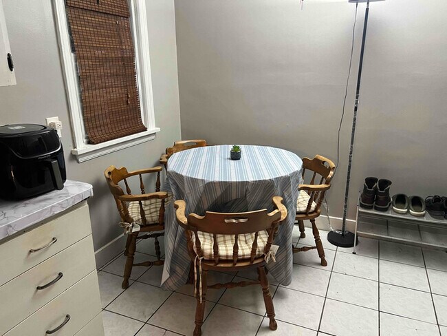 Building Photo - 315 Fetzner Rd