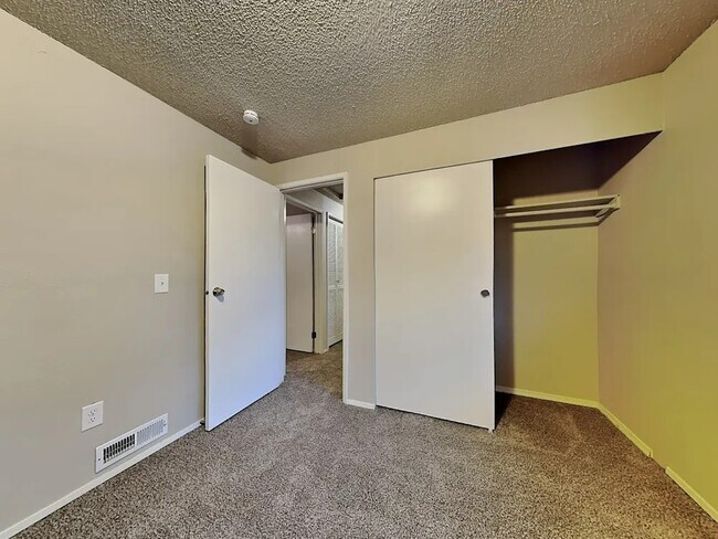 Building Photo - 31512 27th Ave SW