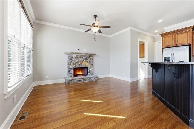 Building Photo - 6437 Blue Water Dr