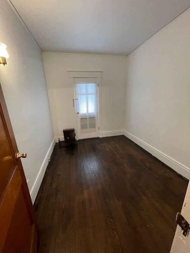 Building Photo - 6 McFarlan Ave