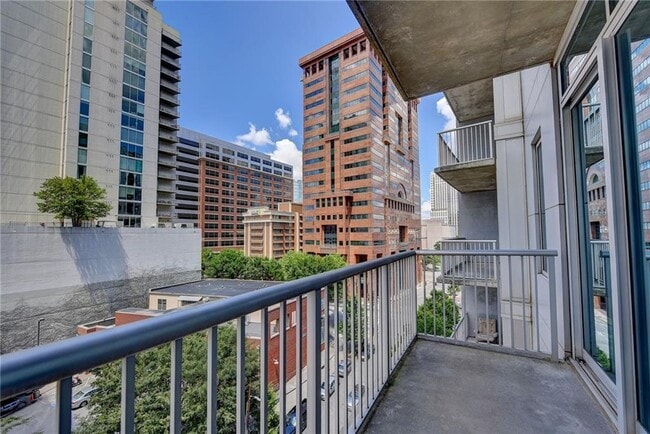Building Photo - 44 Peachtree Pl NE
