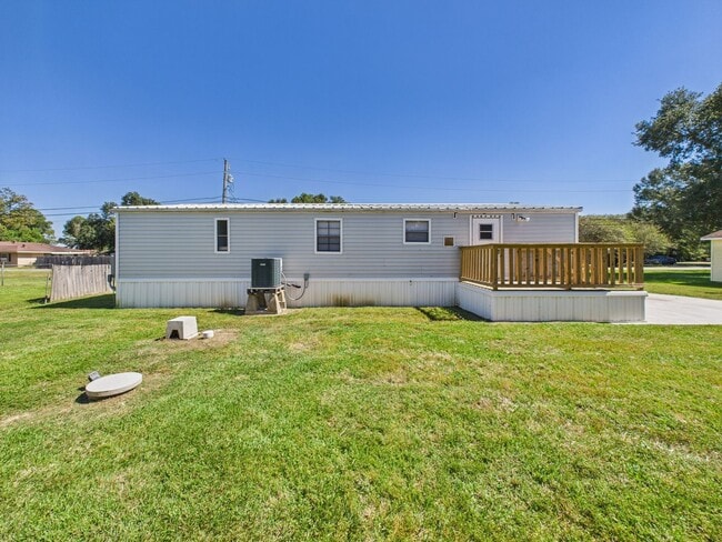 Building Photo - 3 Bedroom, 2 Bathroom Rental