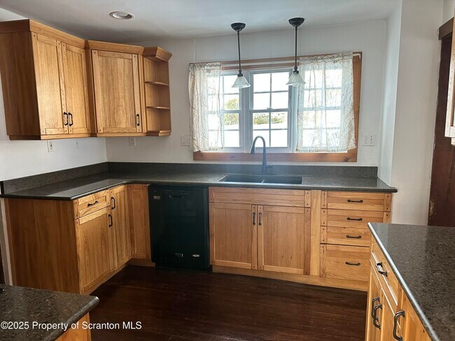 Building Photo - 1108 N Abington Rd