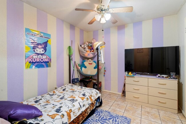 Building Photo - 504 Ave V