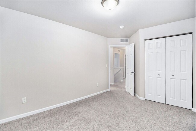 Building Photo - Outstanding 4 Bedroom Home with Great Schools!