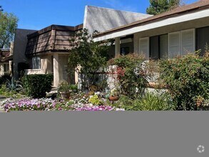 Building Photo - 2558 Northlake Cir
