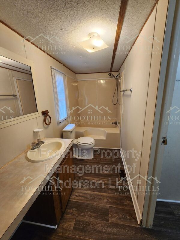 Building Photo - 131 Woodfern Cir