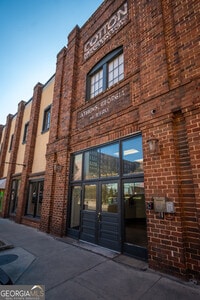 Building Photo - 269 N Hull St