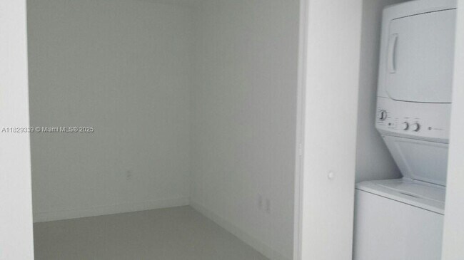 Building Photo - 1300 S Miami Ave