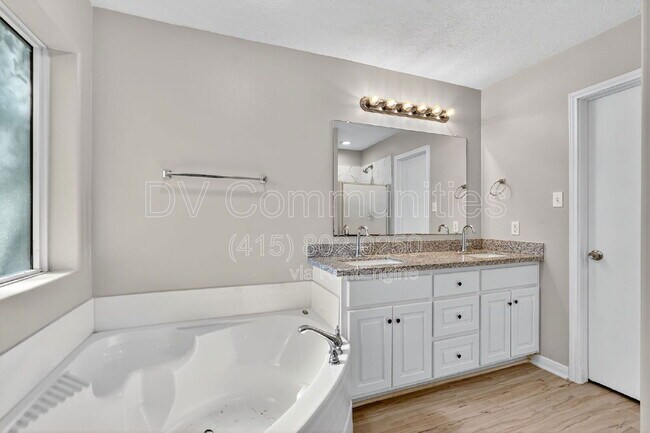 Building Photo - 16350 Many Trees Ln