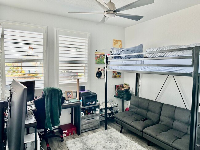 Building Photo - Gorgeous Riverstone 3/2