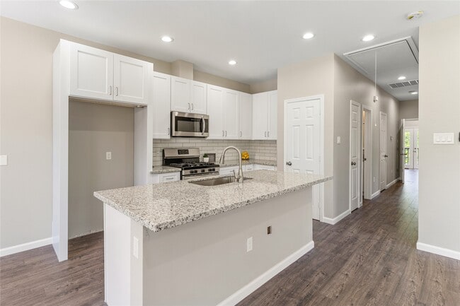 Building Photo - 5107 Groveton St