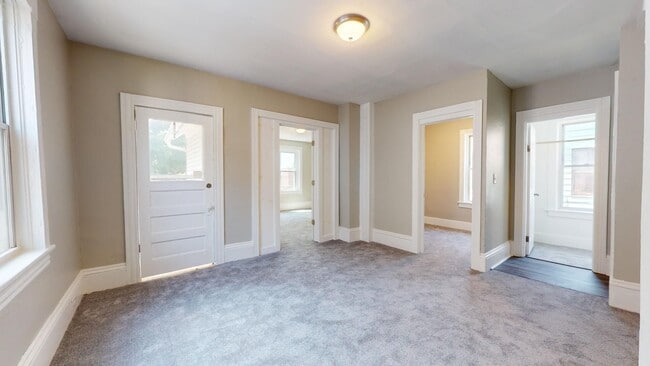 Building Photo - 3224 Walton Ave