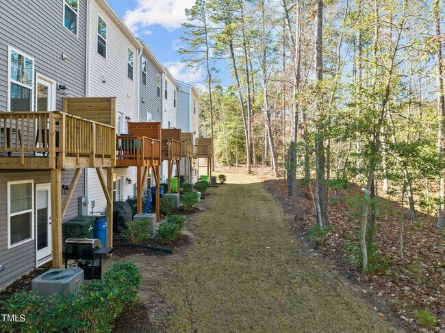 Building Photo - 2550 Laurel Valley Way