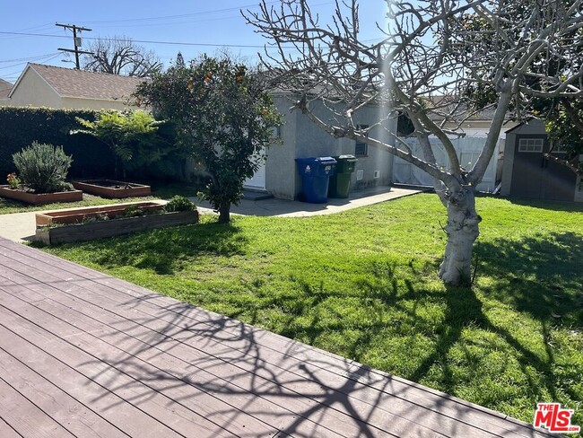 Building Photo - 2929 Westwood Blvd