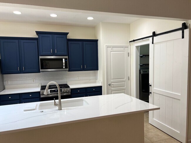 Building Photo - Gorgeous One-Level Ranch Style Home in The...