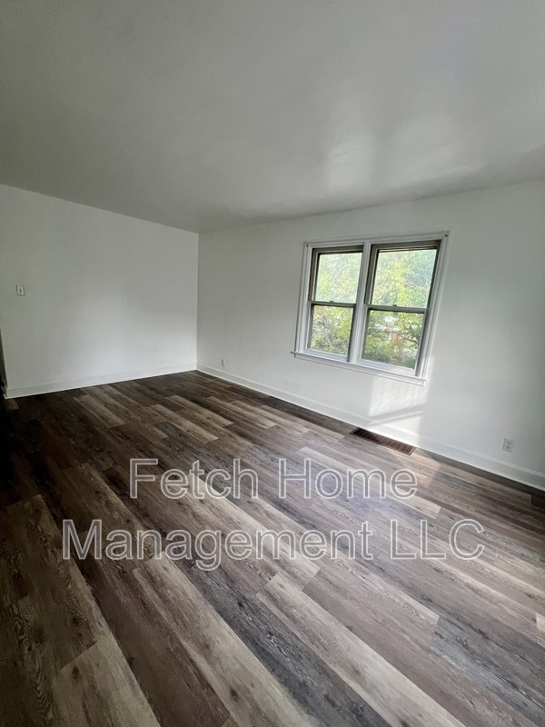 Building Photo - 2861 Horseshoe Pike