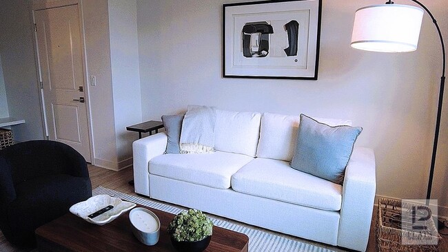 Building Photo - 1390 1390 Log Pond Dr