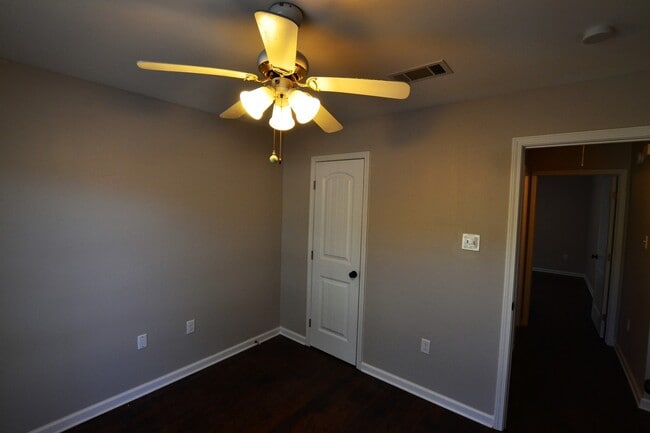 Building Photo - Beautifully remodeled! 3 Bedroom 2 Bath Home in Denham Springs