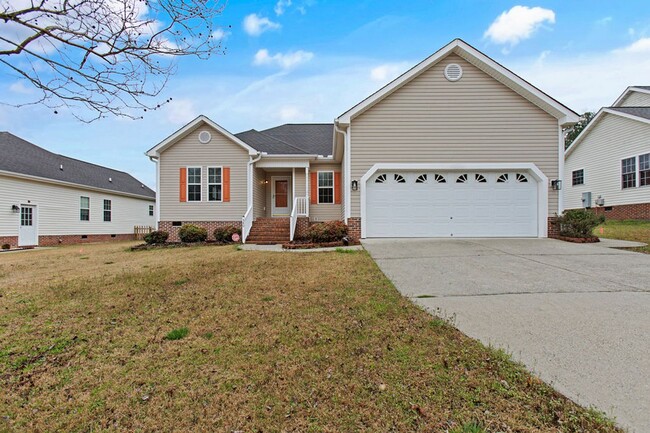 Primary Photo - Adorable Ranch Home With Garage and Screen...