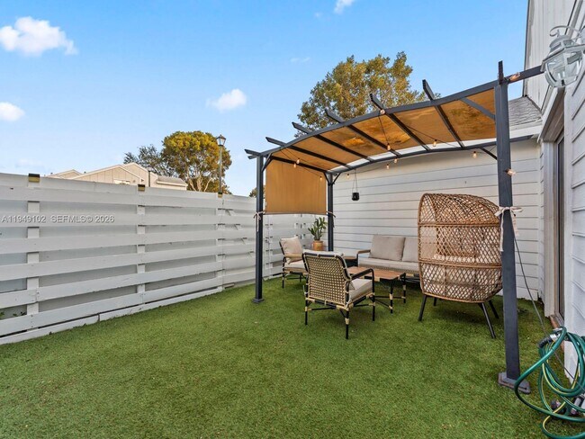 Building Photo - 13737 SW 149th Cir Ln