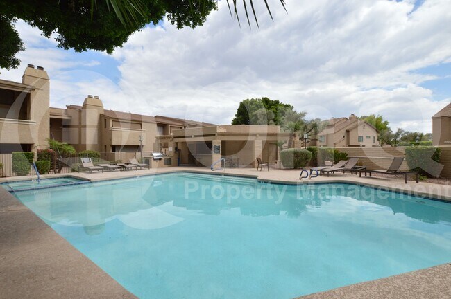 Building Photo - 7950 E Starlight Way