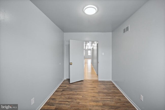 Building Photo - 7727 Langdon St