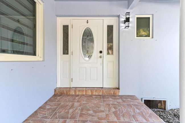 Building Photo - 2128 Dock St