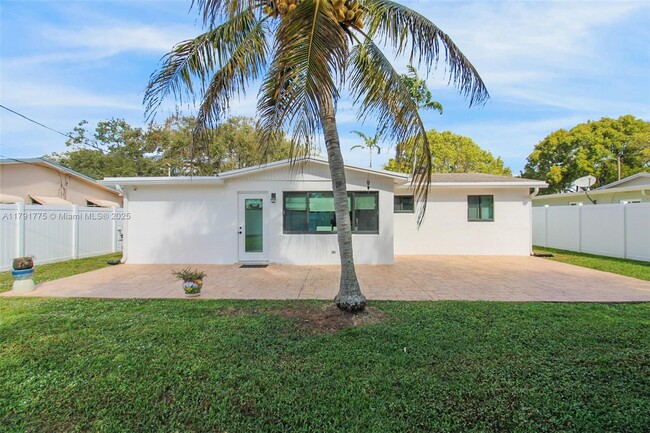 Building Photo - 9428 SW 51st Ct