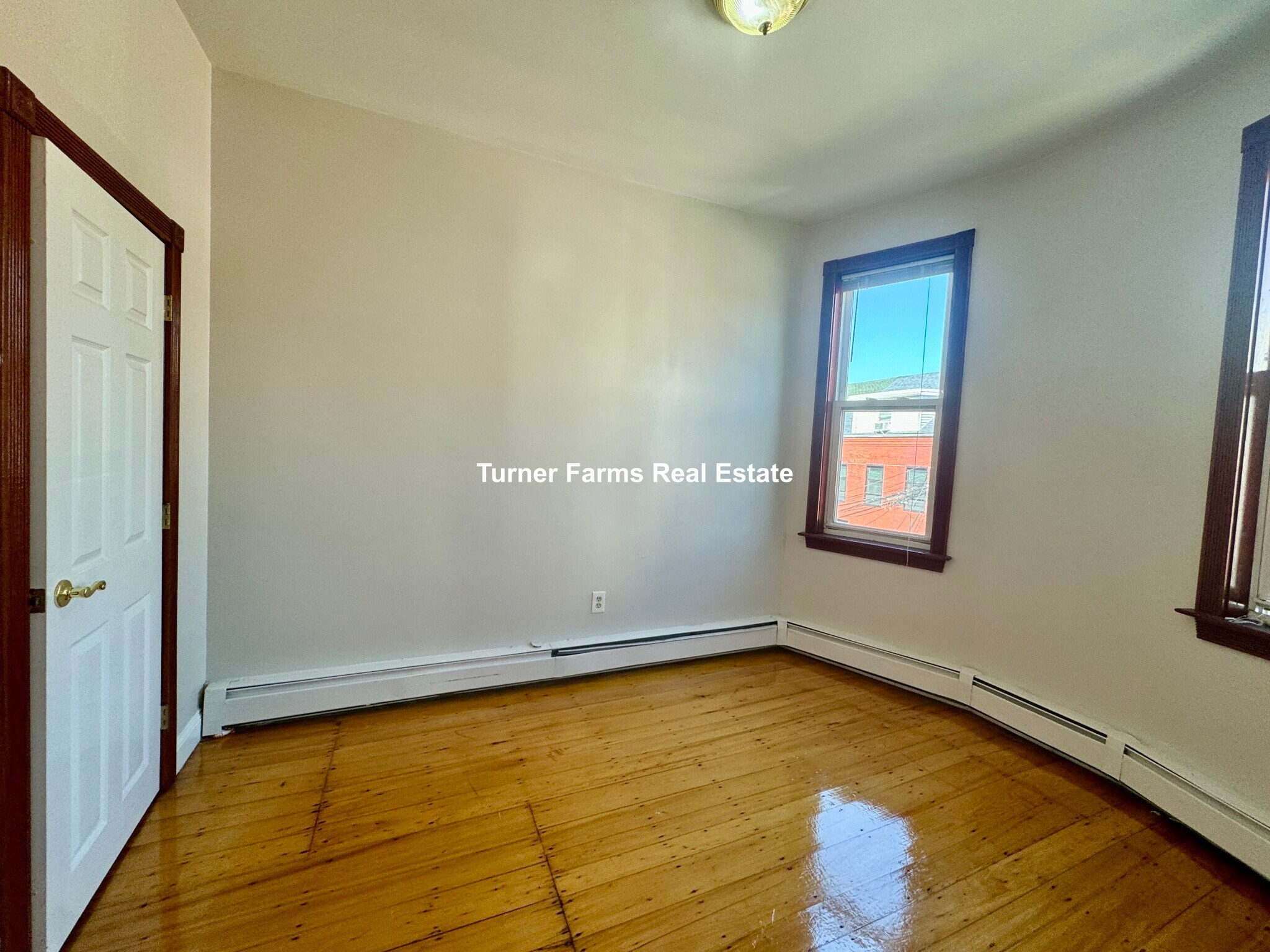 Building Photo - 19 Monmouth St