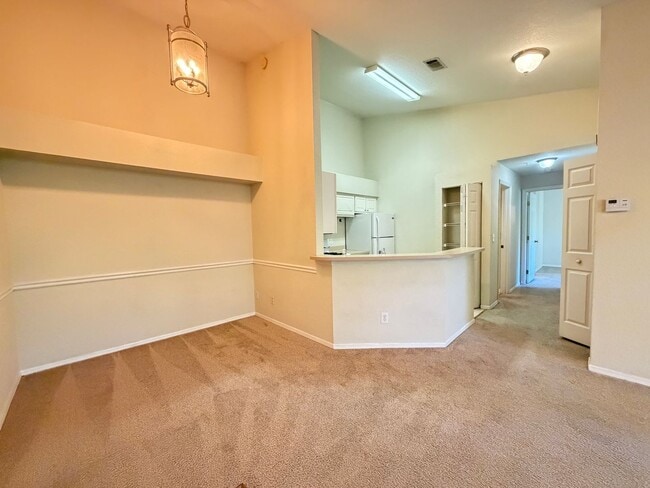 Building Photo - Top-Floor Condo in Grand Reserve at Windor Parke