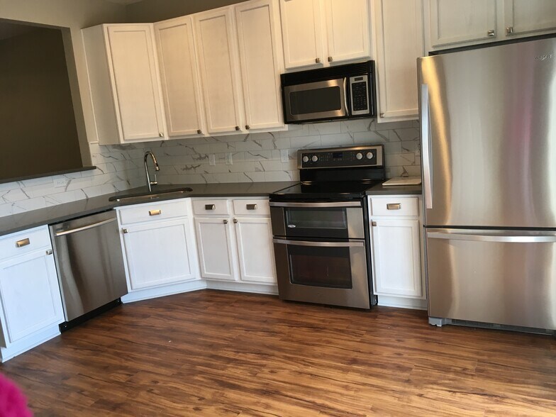 Building Photo - 5543 Crabtree Park Ct