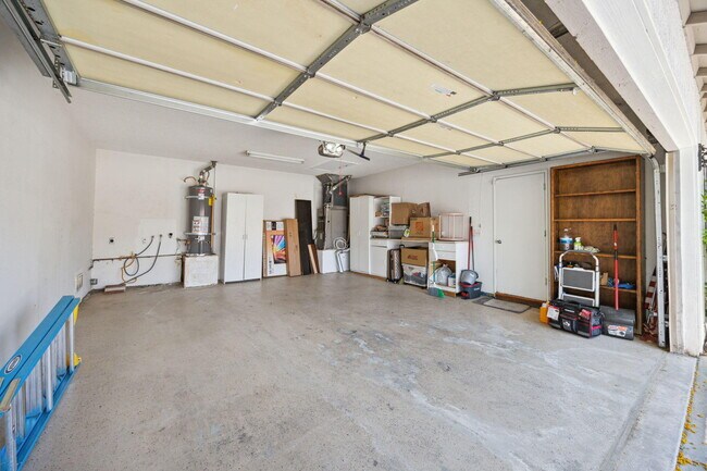 Building Photo - 9735 Hoylake Rd