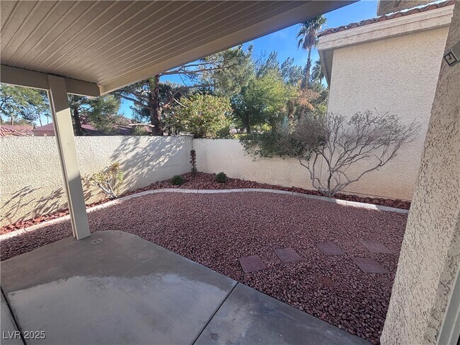 Building Photo - 2544 Golden Sands Dr