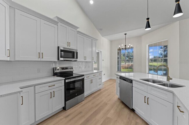 Building Photo - 37015 Waldo Dr