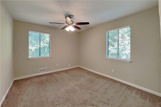 Building Photo - 3013 Alberta Dr