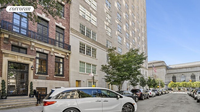 Building Photo - 4 E 81st St