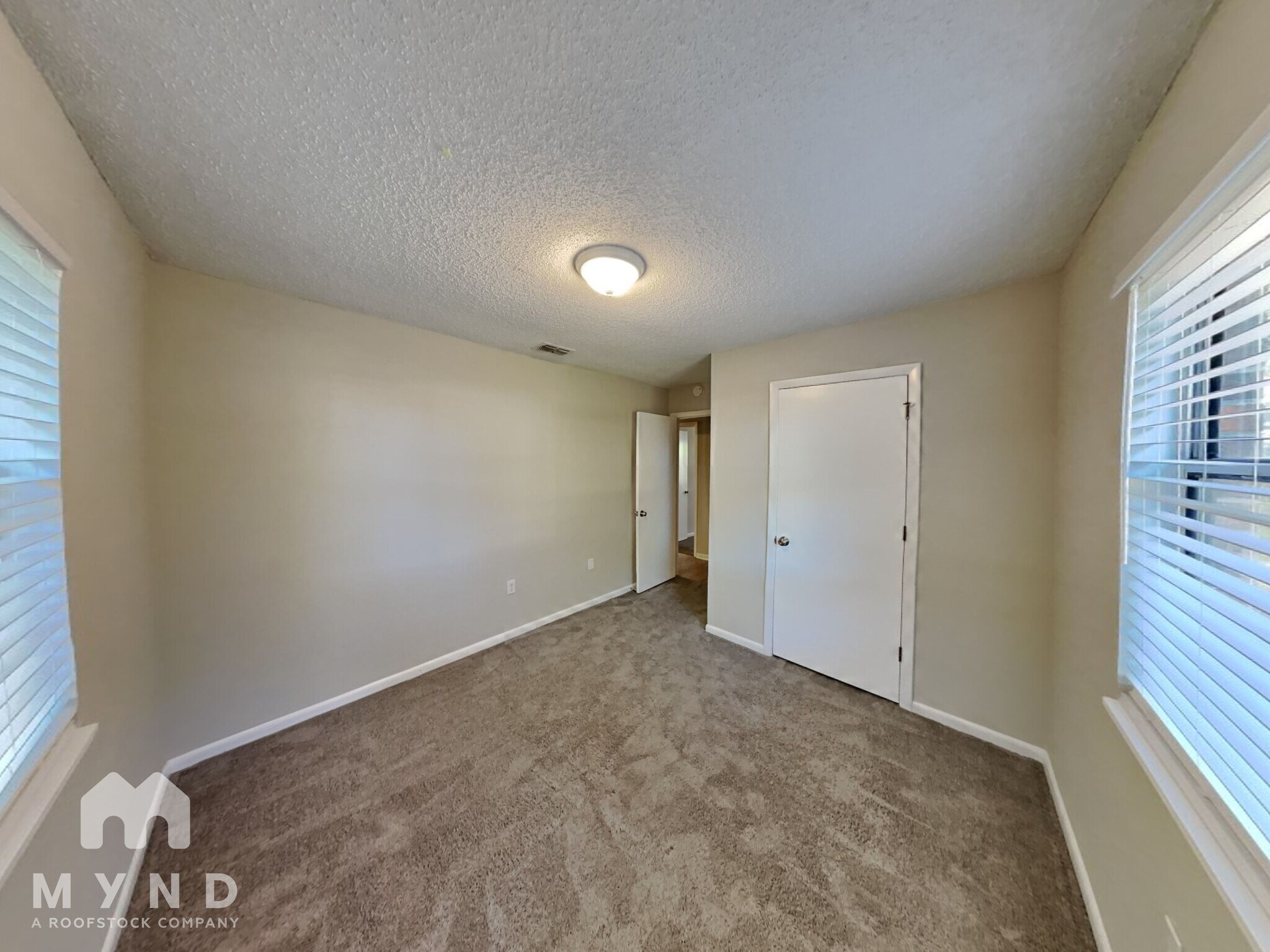 Building Photo - 2030 Voltaire St