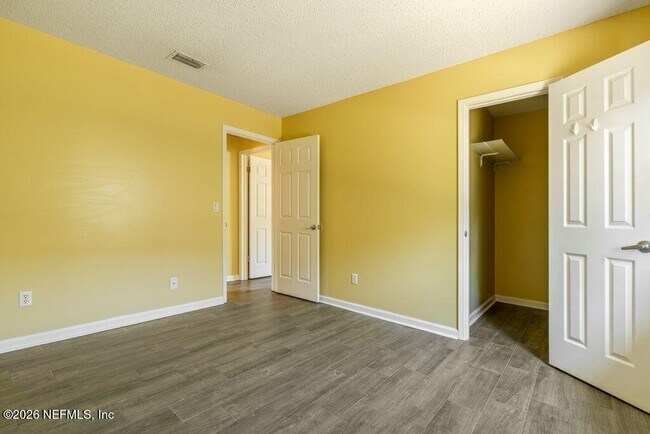 Building Photo - 8066 Le Havre Dr N