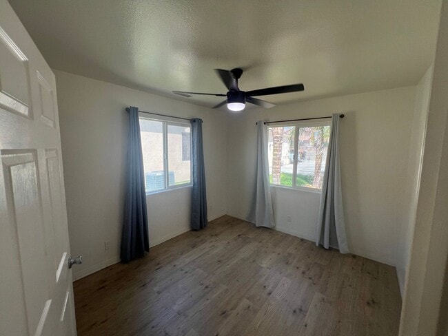 Building Photo - Charming 2 bedroom in Mockingbird Canyon!
