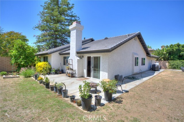Building Photo - 273 Newell Dr