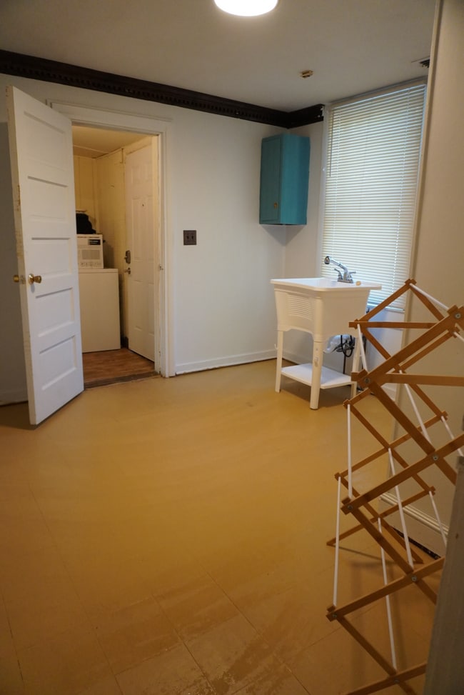 Building Photo - 2120 Reynolds St