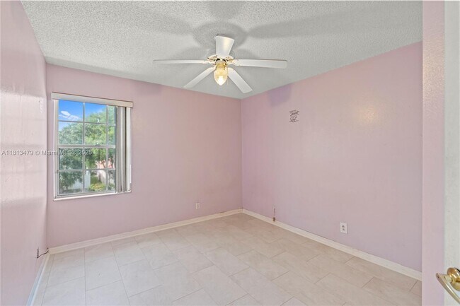 Building Photo - 18405 NW 9th Ct