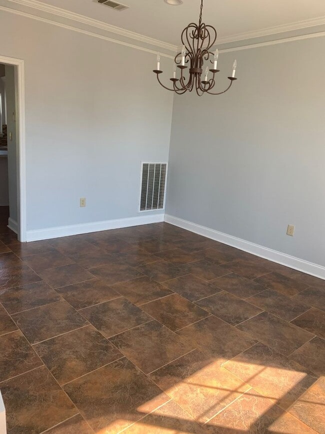 Building Photo - 14203 Cloverhill Blvd