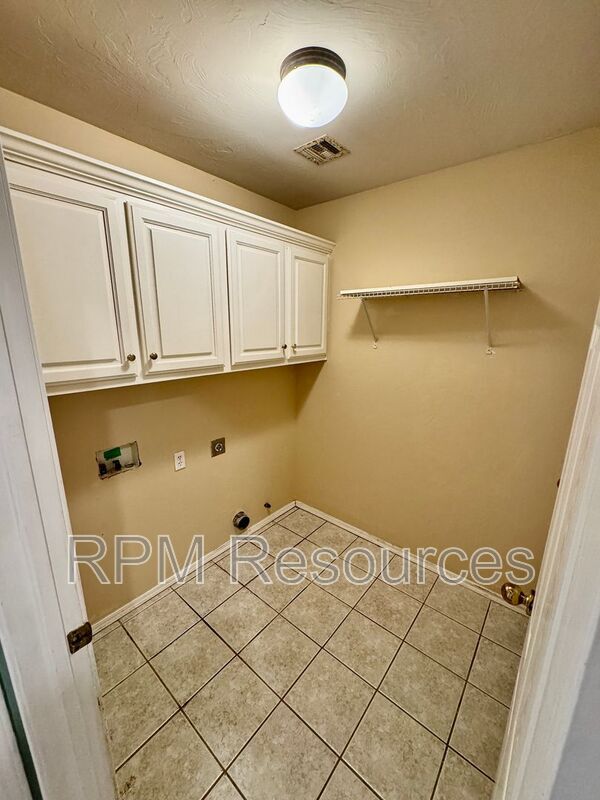 Building Photo - 8413 NW 77th St