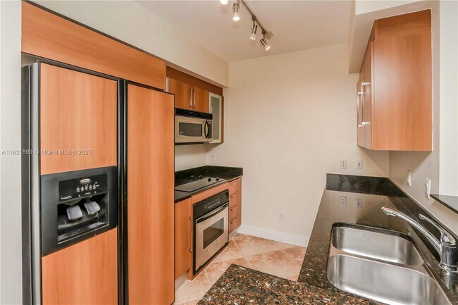 Building Photo - 335 S Biscayne Blvd
