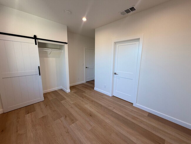 Building Photo - New Construction 3BR 2.5BA • Open Concept • A/C • Near USC $1,000.00 Off One Month's Rent Move In...