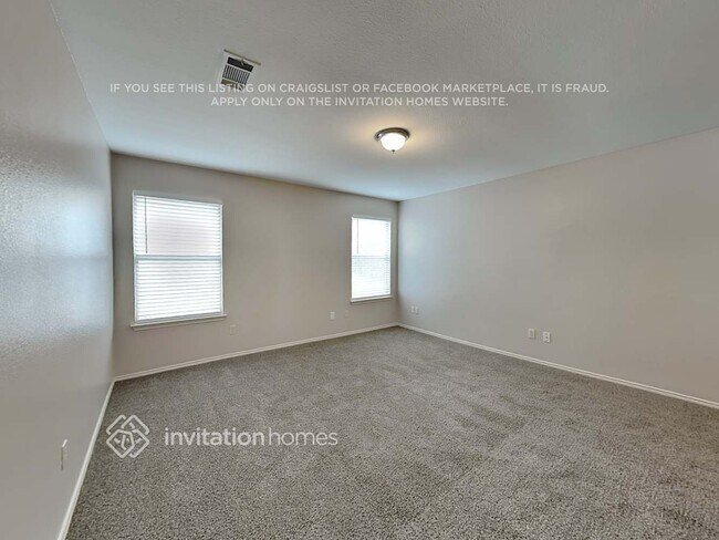 Building Photo - 1755 Cresthill Dr