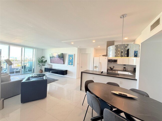 Building Photo - 90 Alton Rd